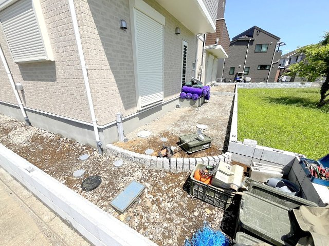 あきる野市小川　全４棟の庭