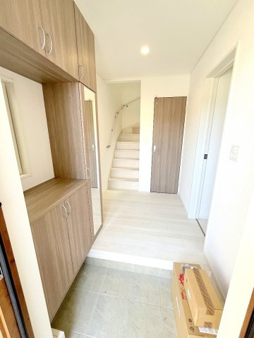 あきる野市小川　全４棟の玄関