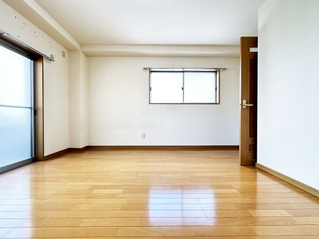 リバーサイド唐人の内装