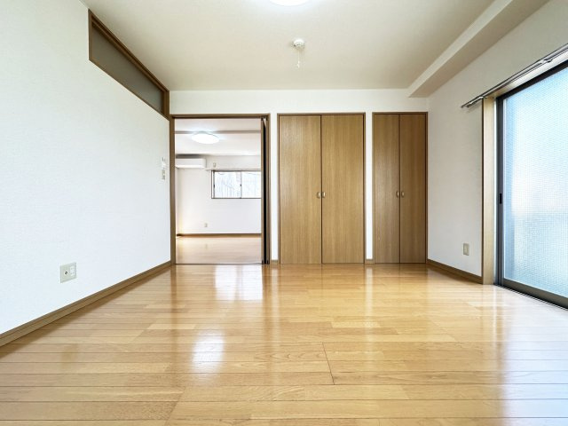 リバーサイド唐人の居間・リビング