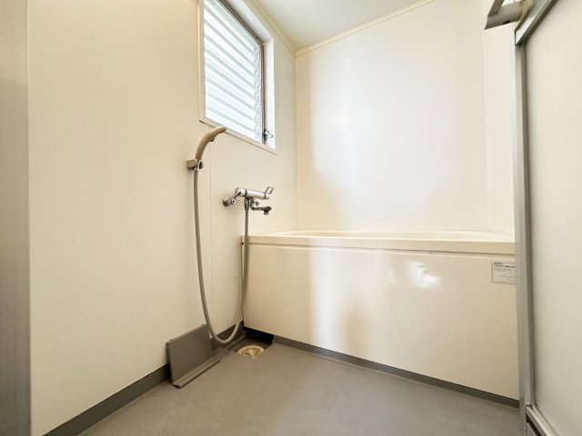 リバーサイド唐人の浴室