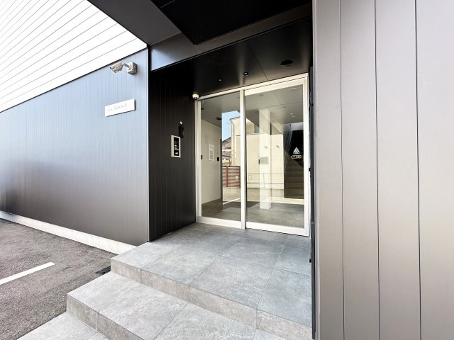 リーヴァかもべⅡのエントランス