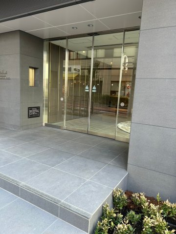 リビオメゾン御茶ノ水イーストのエントランス