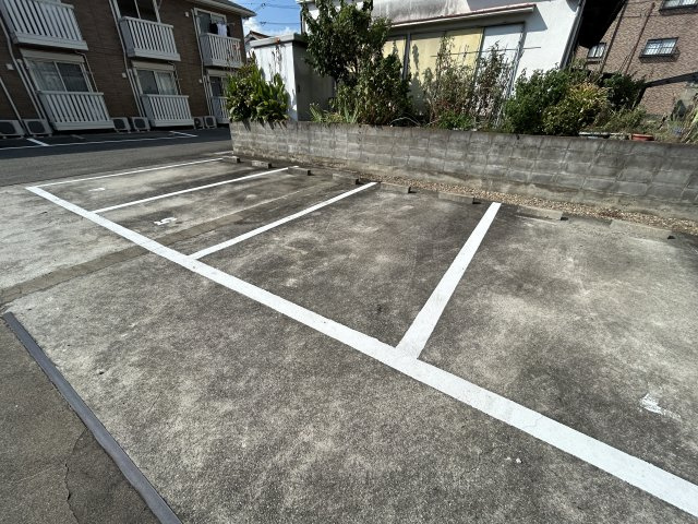 ベルクール大塚の駐車場