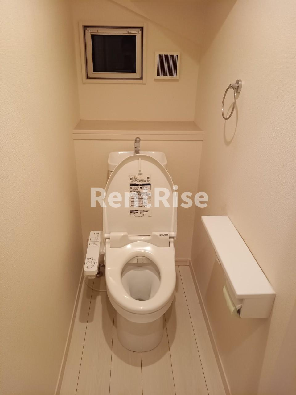 丹陽町外崎戸建てのトイレ