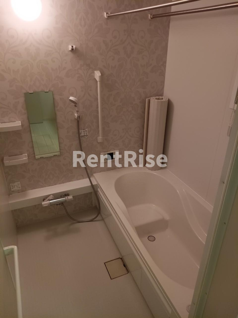 丹陽町外崎戸建ての浴室