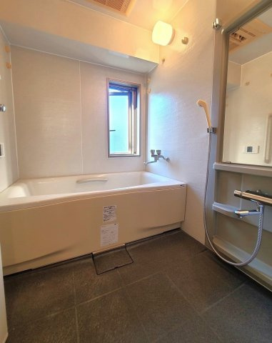 アルファステイツ天神大橋の浴室|１４１８サイズのゆったり寛げるバスルームです。