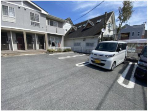 レジデンス東蒲田の駐車場