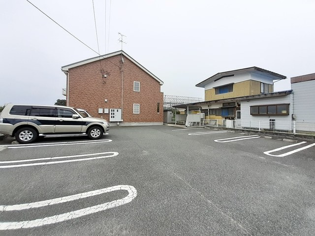 シュトラーセ羽入の駐車場|駐車場