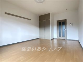 ヴェルドミールの寝室|床はクッションフロアです