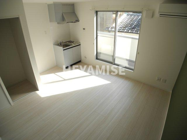 Amity CROSSの居間・リビング