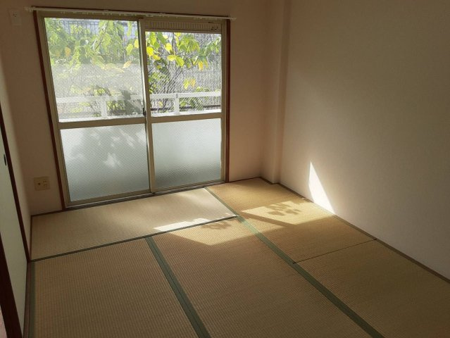 和泉市伯太町２丁目のハイツの和室|和室、ちょっとしたくつろぎスペースにいかがでしょうか