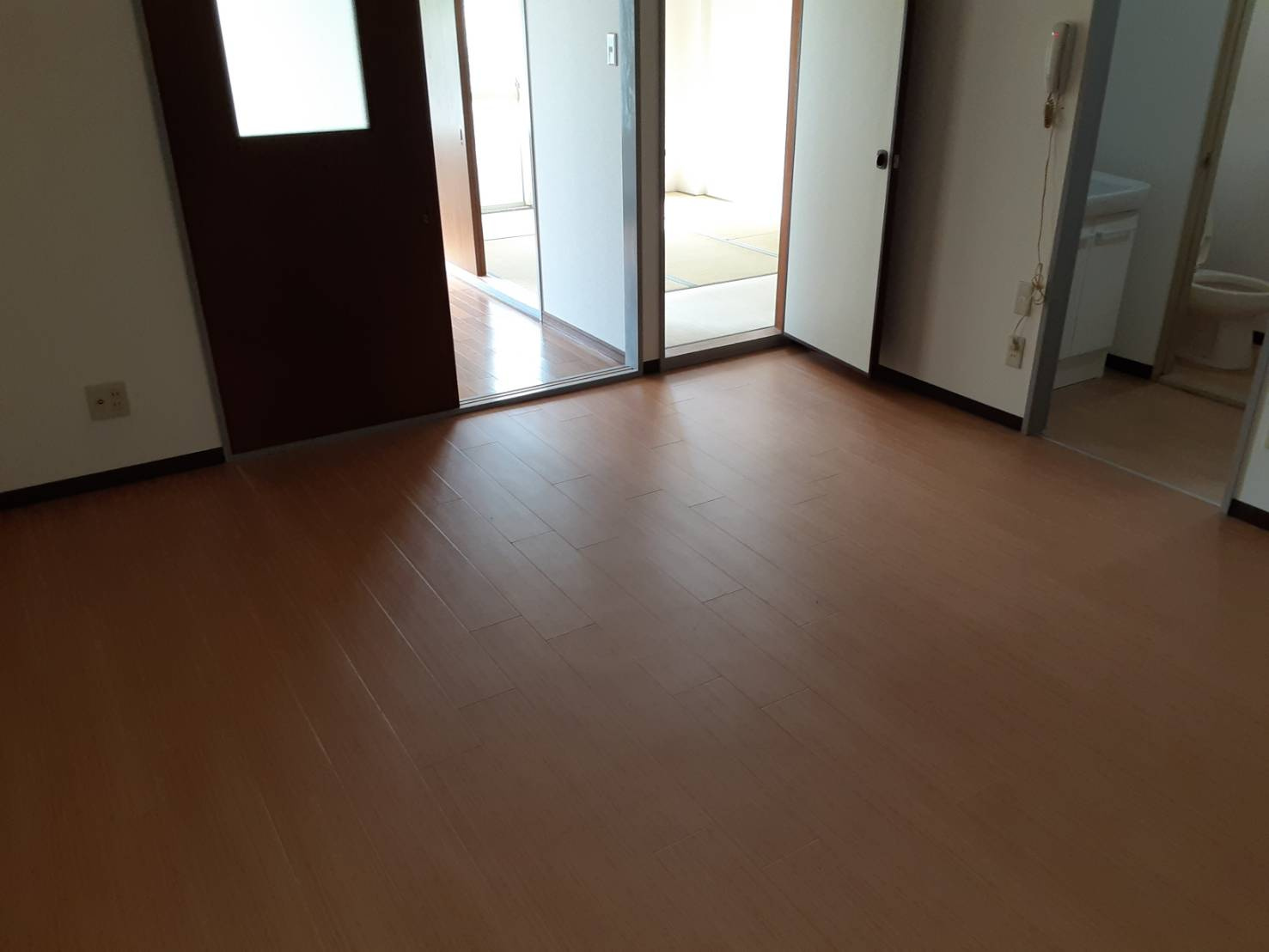 和泉市伯太町２丁目のハイツの居間・リビング|居間です