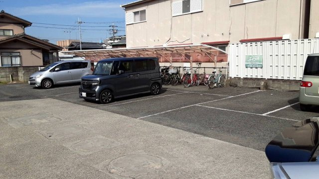和泉市伯太町２丁目のハイツの駐車場|駐車場です