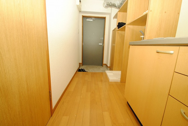 P-COM　KOGA（ピーコム　コガ）の玄関