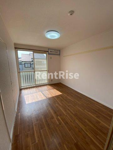 ハイツ森本の居間・リビング