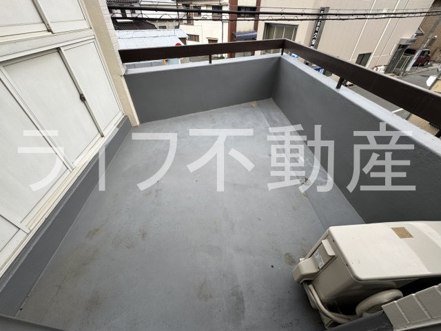 稲田シャトークワジマのバルコニー|お洗濯にも便利なバルコニー付き