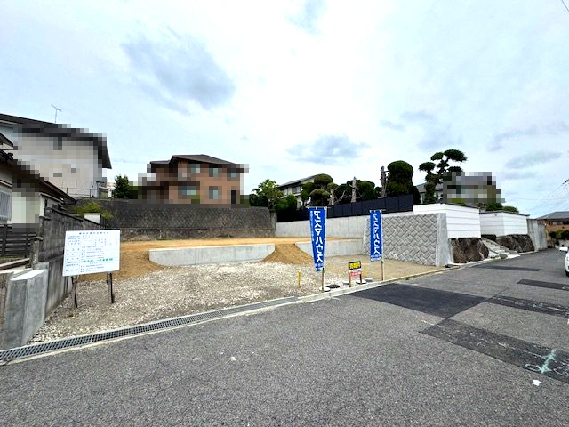 【前面道路含む現地写真】 | ライフフィールド寺池台3丁目　1号地 | 小学校徒歩10分圏内とお子様の通学も安心！緑豊かな住宅地で自然を感じながら暮らしてみませんか。