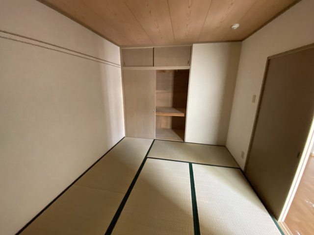 ピッケル末広の寝室