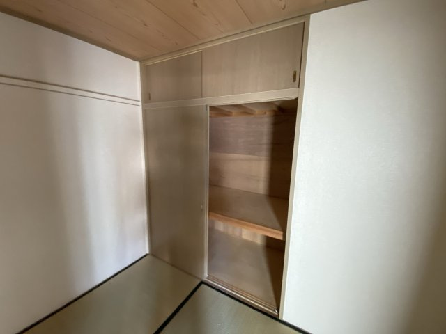 ピッケル末広の収納
