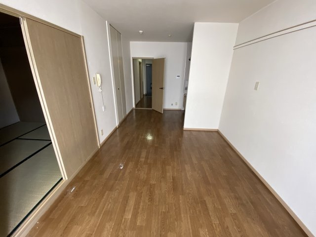 ピッケル末広の居間・リビング
