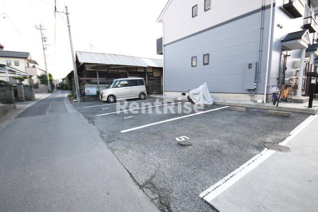 ＤＵＰＬＥＸ 国王３３１Ｂの駐車場