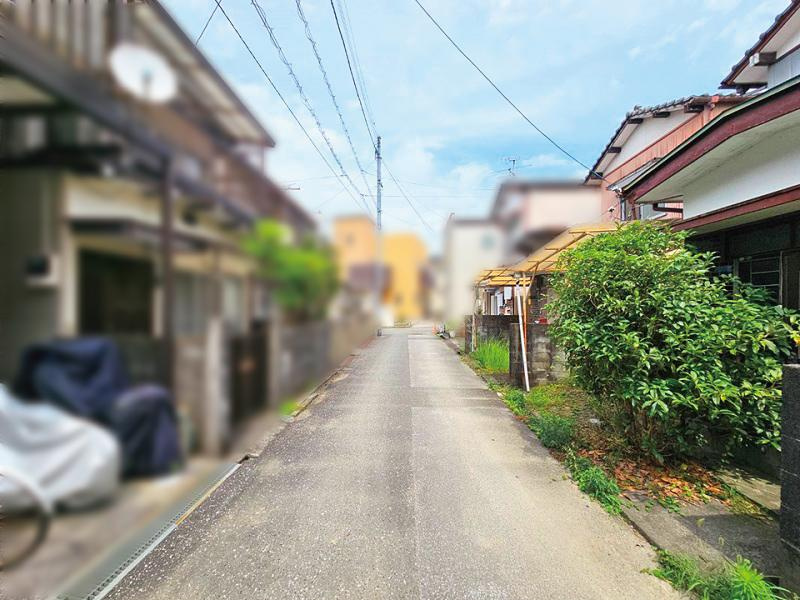 八反町　建築条件なし　売土地の前面道路含む現地写真