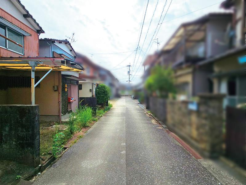 八反町　建築条件なし　売土地の前面道路含む現地写真
