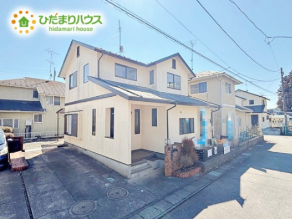 【外観】 | 石岡市東田中　中古戸建 | 陽当たりが良いので、日中の照明を利用しなくてよいため、光熱費の節約にもつながります。