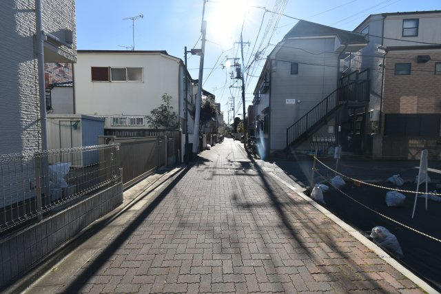 堀ノ内3丁目・売地の前面道路含む現地写真