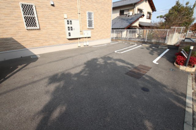 【駐車場】 | エレガント茱萸木