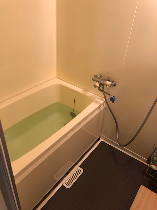 浴室の壁は塗装になっていますが、とても綺麗な仕上がりです。