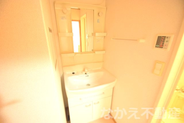 【洗面所】 | 明るい洗面所です