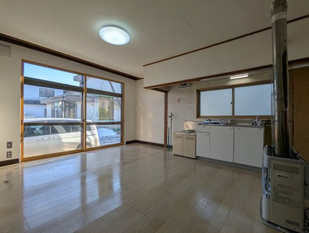 星が浦北3-3借家の居間・リビング