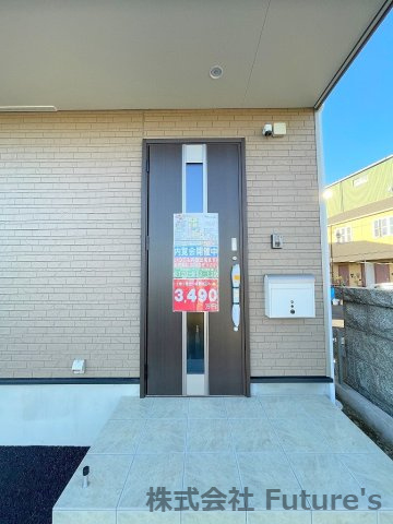三郷市幸房　新築戸建　全1棟のエントランス|玄関電子キーです