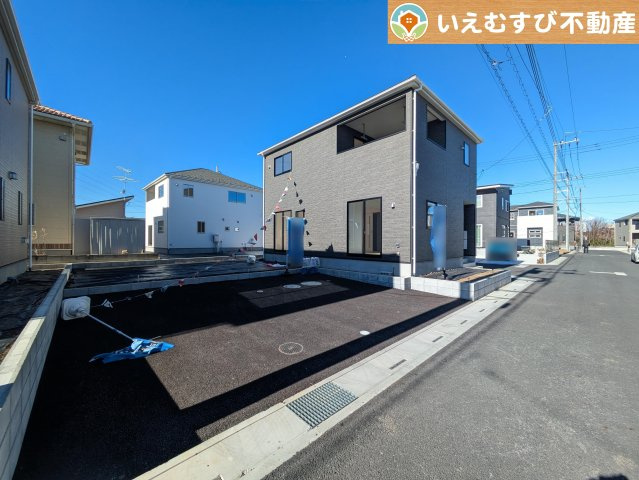 Cradle garden　東松山市石橋第8の駐車場|2台駐車可能なスペース完備
しっかり舗装してある駐車スペースで天気が悪く足元が悪い日でも乗り降りしやすい♪