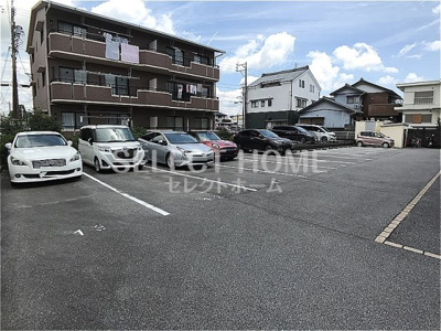 【駐車場】 | Maison　Azur | 同型タイプカースペースがあります