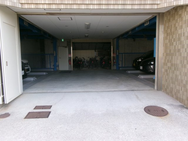 YKハイツ相生町の駐車場