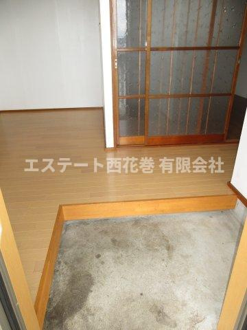 あやめ荘の玄関