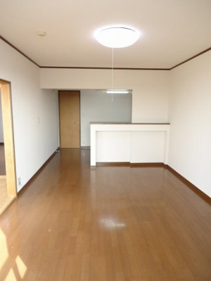 【居間・リビング】 | ロイヤルパレス村松ⅡＢ