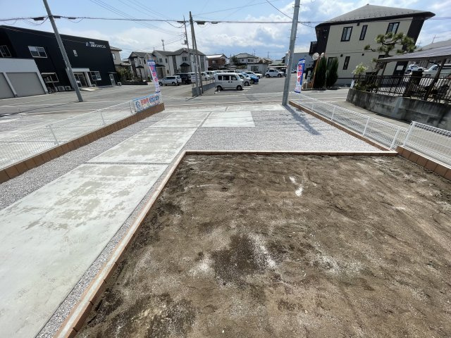 藤岡市上戸塚第6（全12棟）1号棟の駐車場
