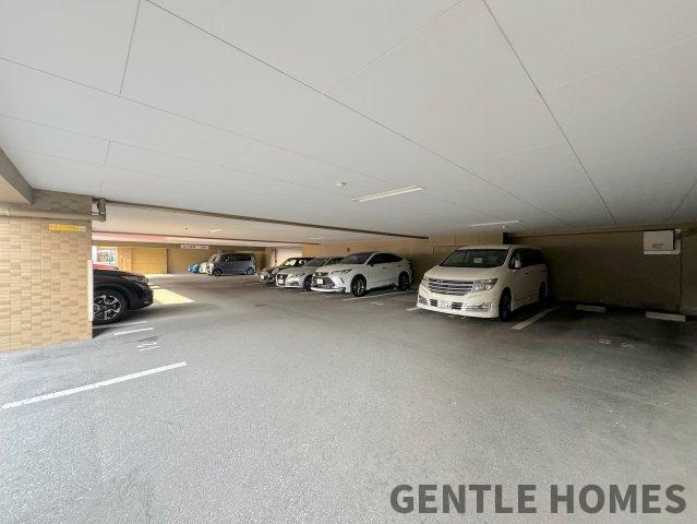 JGMヴェルデガーデン春日クォーレ館の駐車場