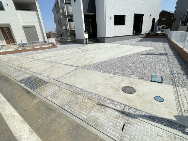 藤岡市上戸塚第6（全12棟）8号棟の駐車場