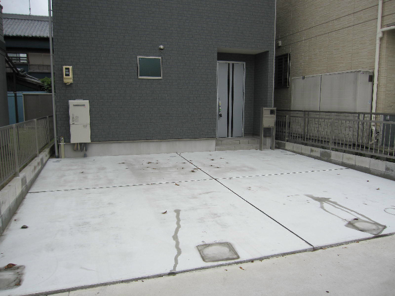 瑞穂区石川町貸家の駐車場
