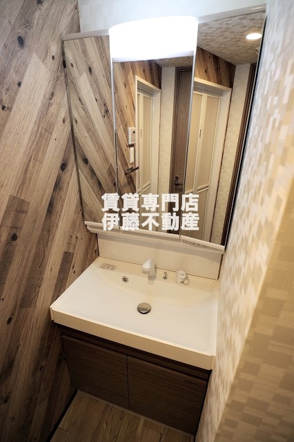CREST TAPP平安通の独立洗面台