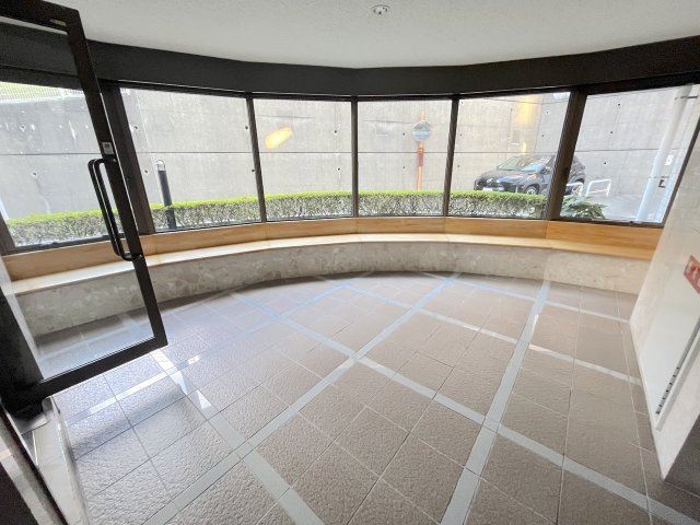 ライオンズマンション筑紫丘のエントランス