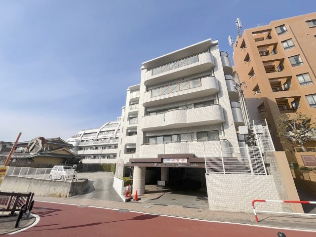 ライオンズマンション筑紫丘の外観