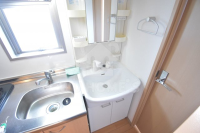 【独立洗面台】 | エステムコート梅田・天神橋リバーフロント | 独立洗面化粧台付き