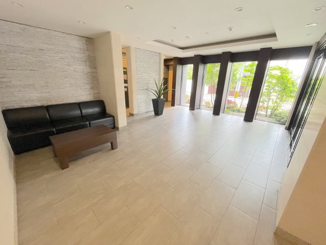 グランフォーレ荒江サウステラスのエントランス