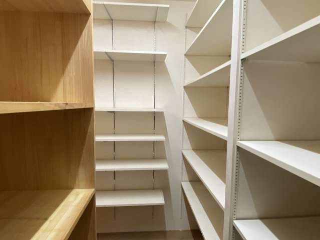 エストソレイユ紺屋町テナントの収納